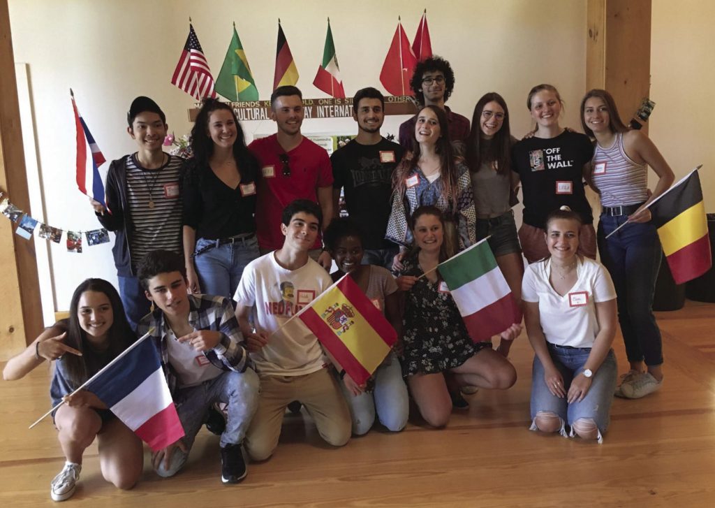 Exchange Students From Nine Countries say Farewell 1
